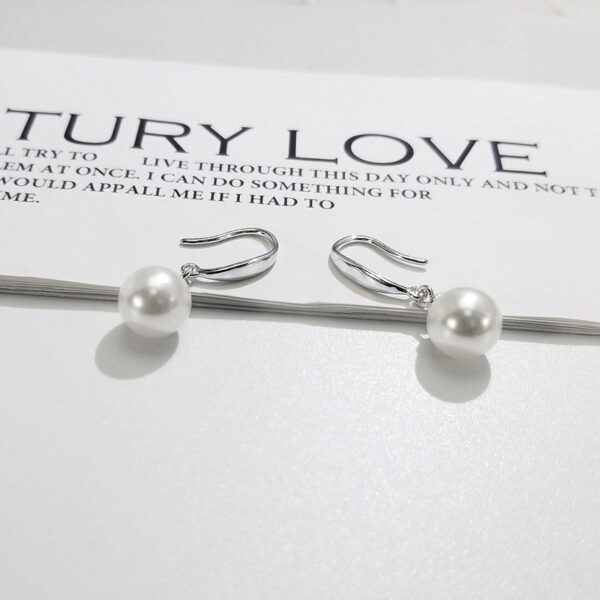 Autumn And Winter Fashion Trending Sterling Silver Pearl Earrings - Image 4